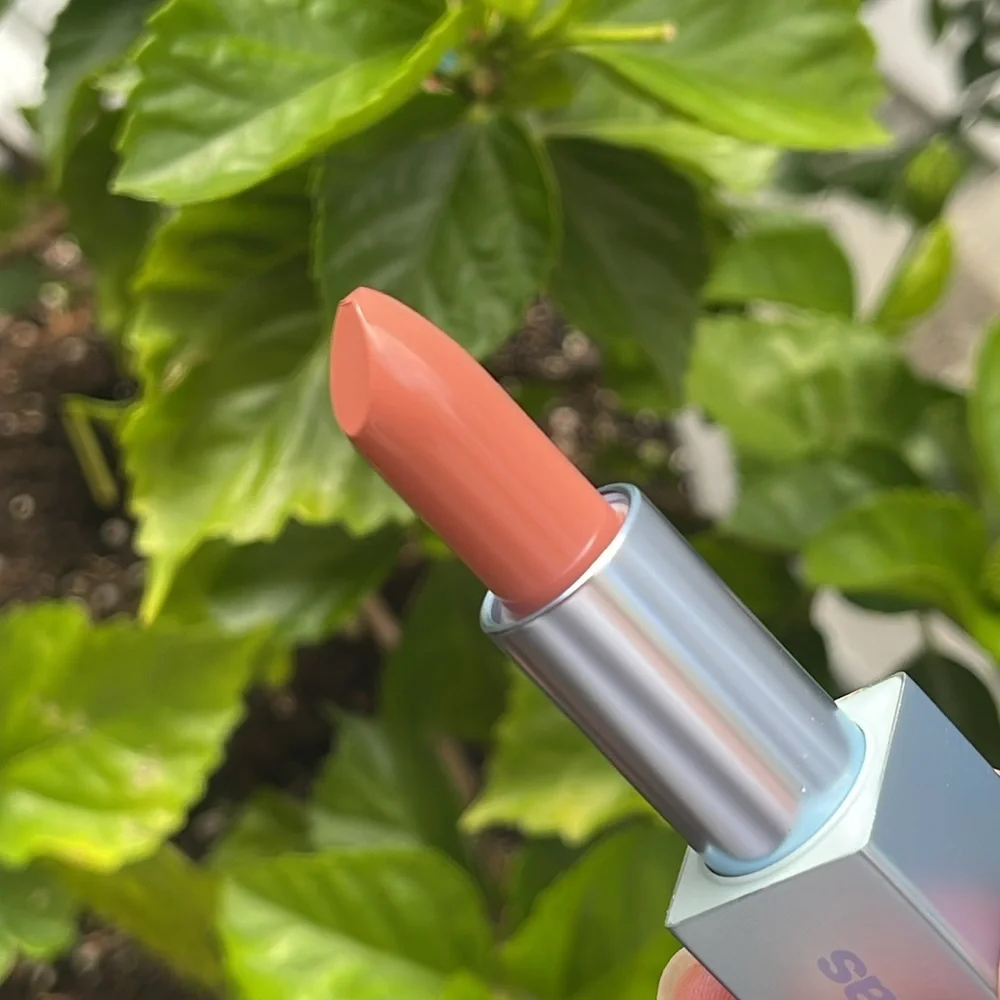 Kosas - Weightless Lip Color - Shade Fantasy Life